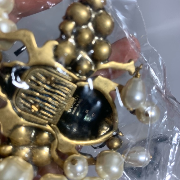 Women's Metallic Bee Bracelet With Crystals And Pearls - Picture 6 of 6